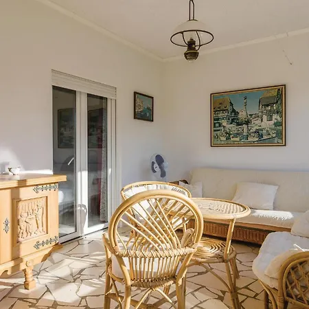 Apartamento 1 Bedroom Stunning In Žuljana