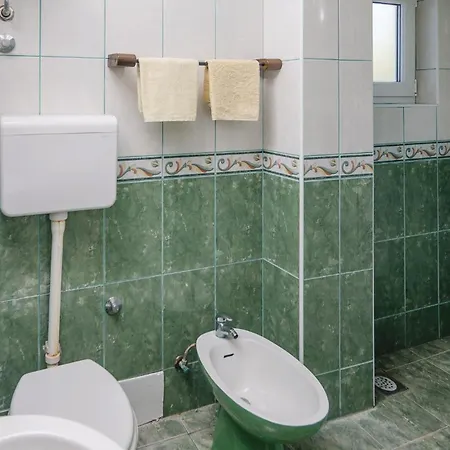 1 Bedroom Stunning In アパート