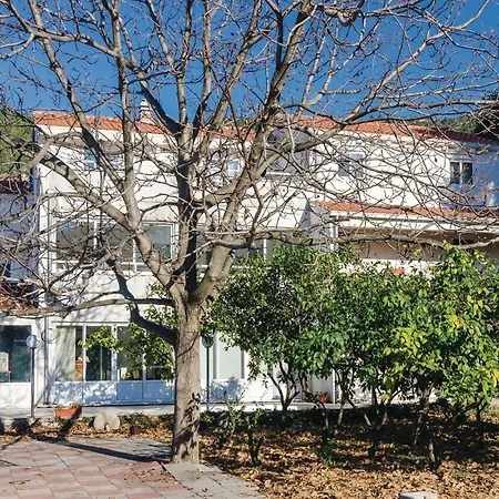 Lovely In With House Sea View